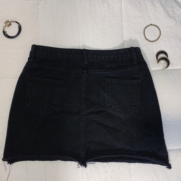 Shein | Black ripped denim skirt - Picture 2 of 3